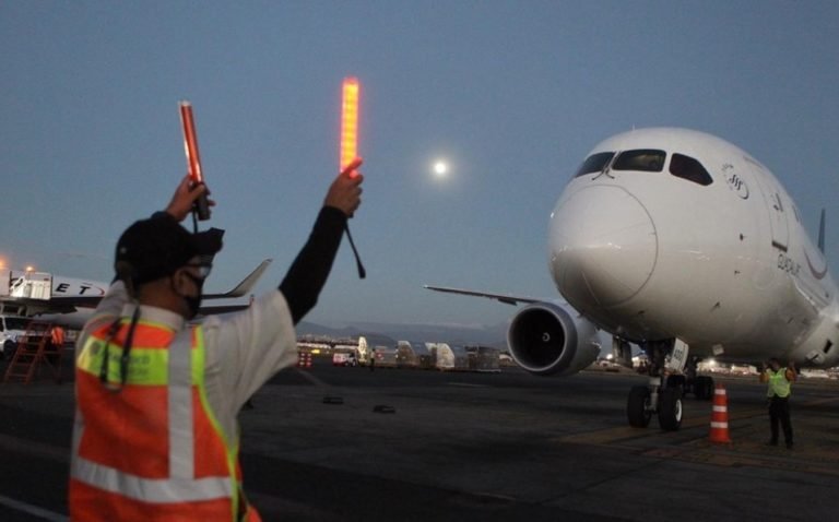 Hoy llega vuelo de Emiratos Árabes para repatriar a 39 mexicanos por coronavirus