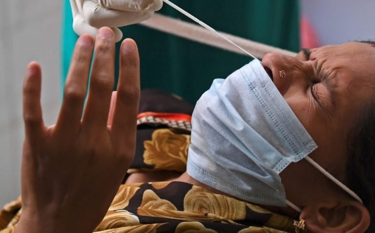 Desarrollan prueba que detecta al coronavirus en sólo 30 segundos