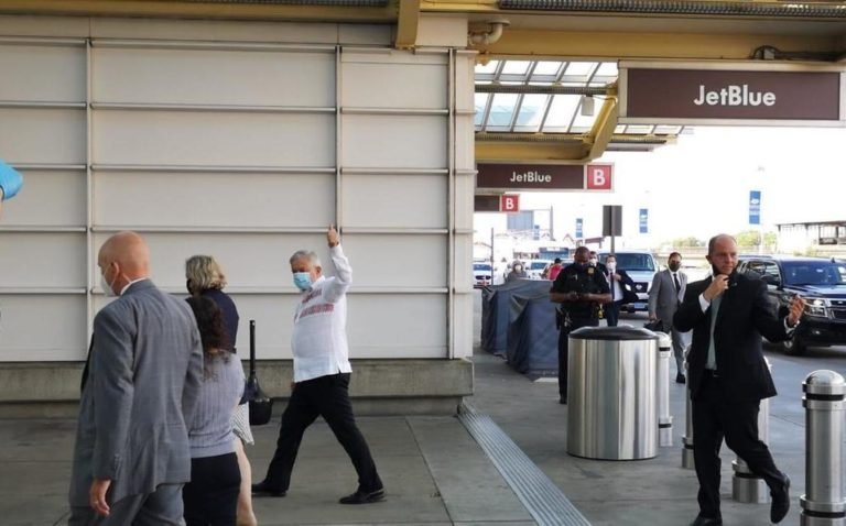 AMLO inicia regreso a México