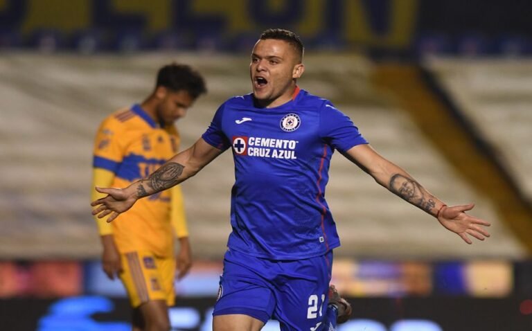 Con un juego contundente, La Máquina saca ventaja a Tigres