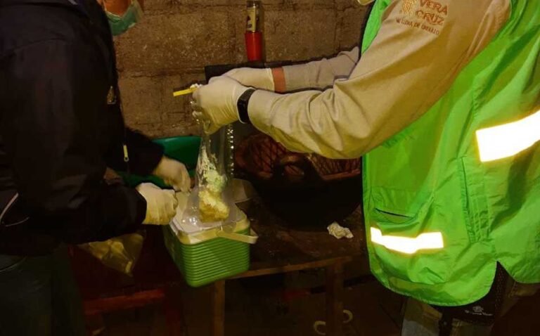 En Veracruz, 10 personas se intoxicaron con alimentos que consumieron en una fiesta