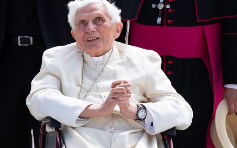 El Señor me quitó la palabra: Benedicto XVI tiene dificultades para hablar