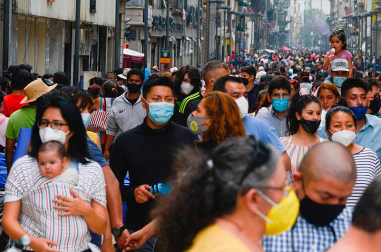México registró la mortalidad más alta y la mayor escasez en servicios de salud en 2021