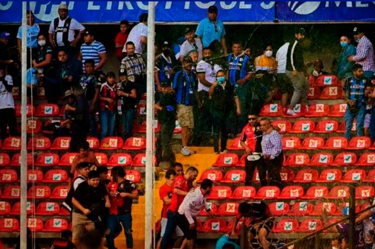 Violencia en el partido Querétaro y Atlas forma parte de los gobiernos neoliberales
