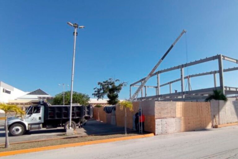Volqueteros protestan por la obra de Elecktra ante incumplimiento de pago