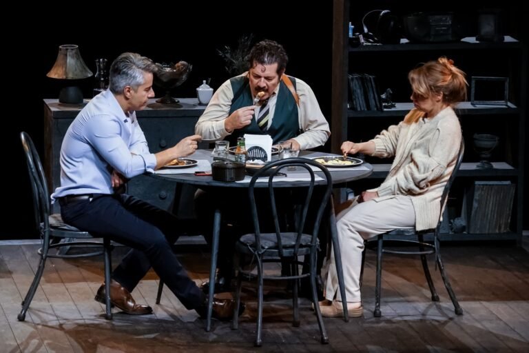 El teatro nos revela quiénes somos