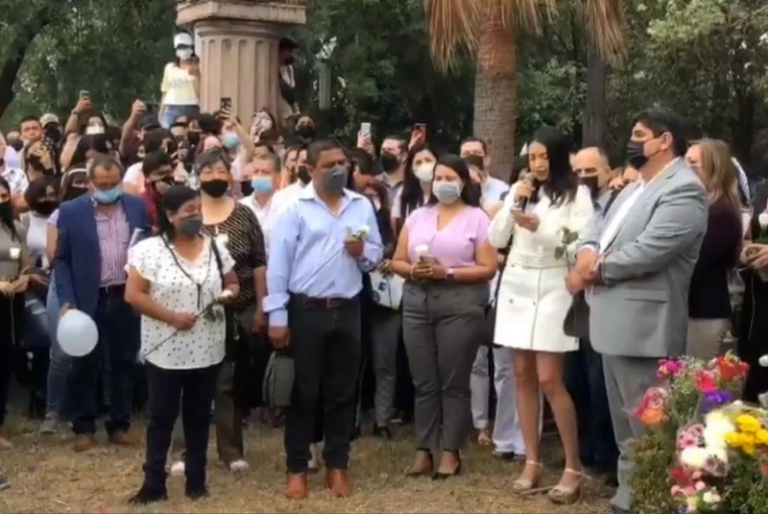 Dedican un minuto de aplausos en honor a Debanhi Escobar en la UANL
