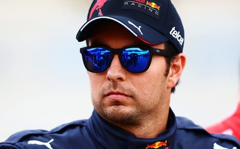 Checo Pérez confía en que su suerte cambie en Australia