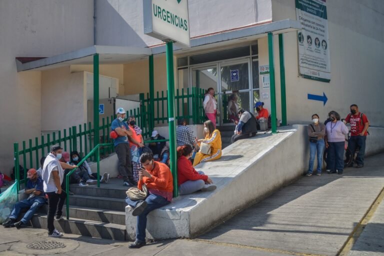 Tan cerca del populismo y tan lejos de Dios y de Dinamarca