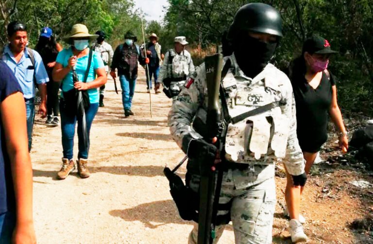 Colectivo “Verdad, Memoria y Justicia” entrega a Segob 21 carpetas de desaparecidos en Quintana Roo