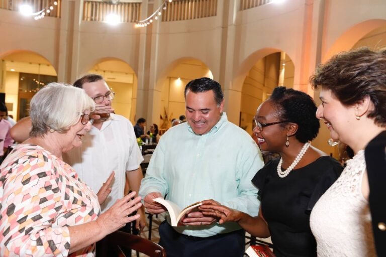 Renán Barrera promueve una vida saludable y se vuelve referente estatal