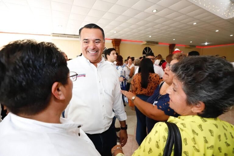 Renán Barrera Se Reúne con Más de 250 Docentes en el Foro “Te Escuchamos Yucatán”