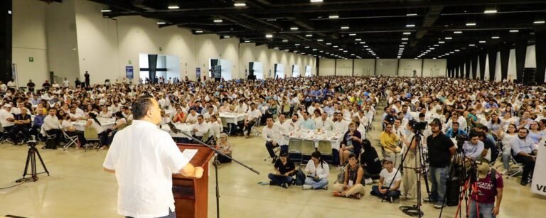 Renán Barrera ofrece Seguro Popular Yucateco 