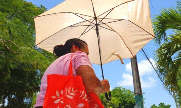 Onda tropical deja lluvias intensas y calor sofocante en Yucatán