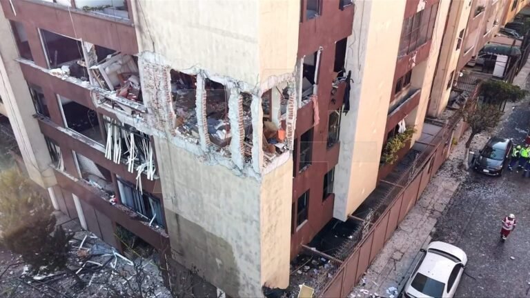 Explosión por gas en Paseos de Taxqueña deja lesionados y decenas de departamentos afectados