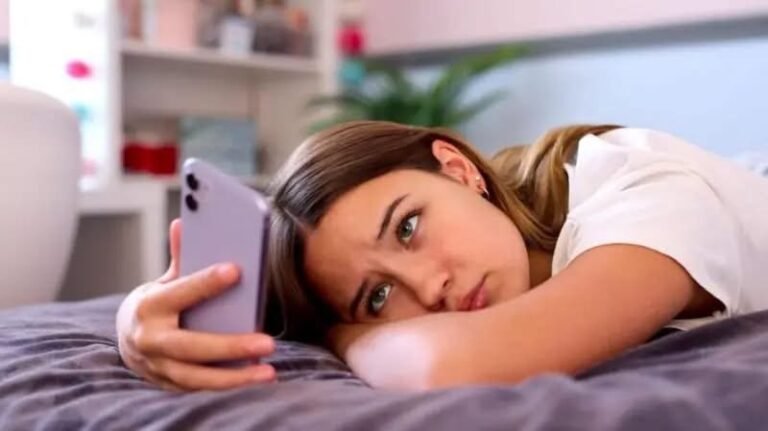 Reino Unido vetará redes sociales para menores de 16 años a partir de 2027