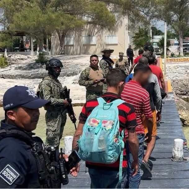 Interceptan a 10 migrantes cubanos tras arribar por mar a Isla Mujeres