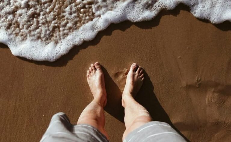 Alerta en la costa de EU: bacteria “come carne” deja 7 muertos y autoridades piden extremar precauciones