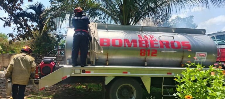 Fuego reduce a cenizas una habitación de una vivienda en Tizimín