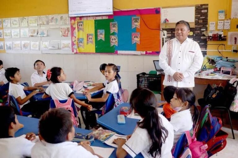 Más de 500 mil estudiantes regresan a las aulas de Yucatán este lunes