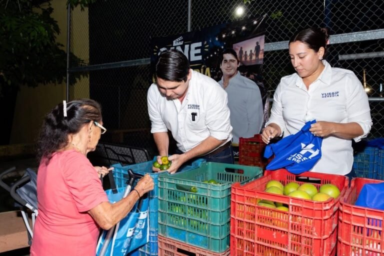 De las colonias a las comisarías: “Cine en tu colonia” lleva entretenimiento y apoyo a familias de Oncán